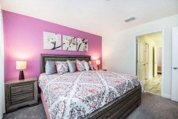 Room 7 of 25