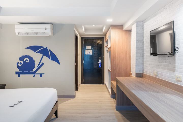 Room 12 of 113
