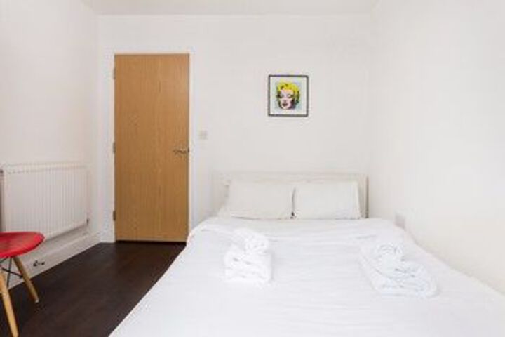 Room 7 of 24