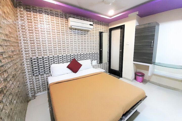 Room 3 of 11
