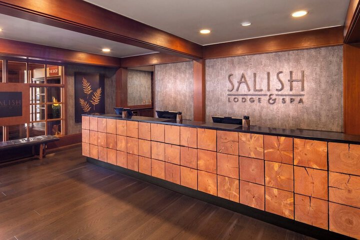 Concierge desk
