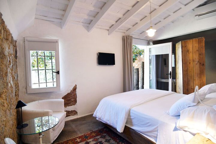 Room 4 of 69