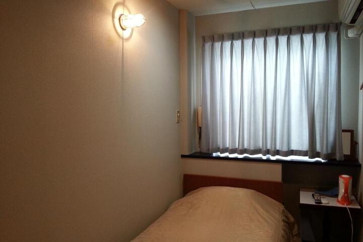 Room 10 of 107