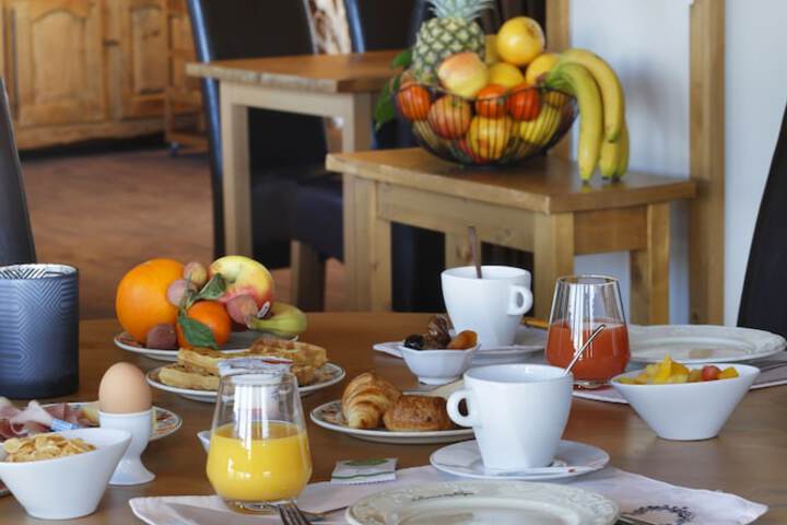 Breakfast/Coffee Service 32 of 43