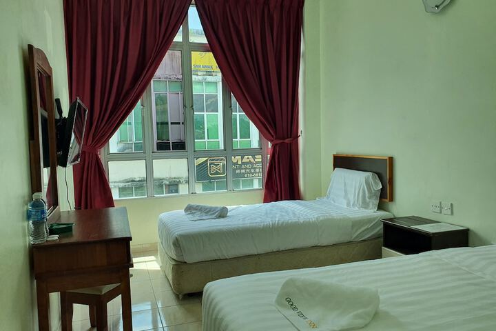Room 7 of 25