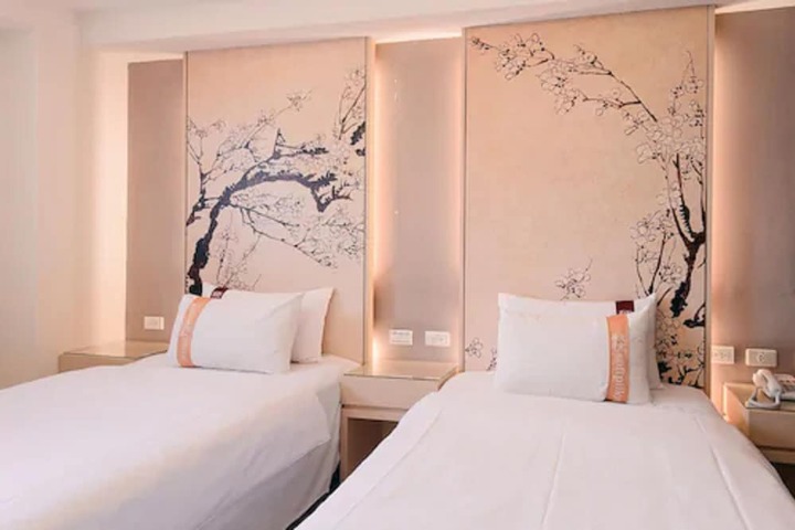 Room 20 of 37
