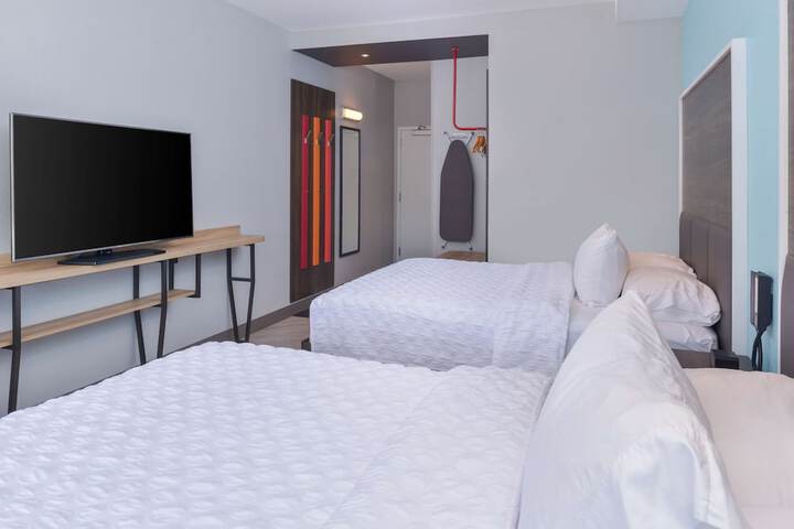 2 Queen Hearing Accessible Room (6 of 9)