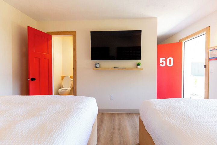 Room 44 of 103