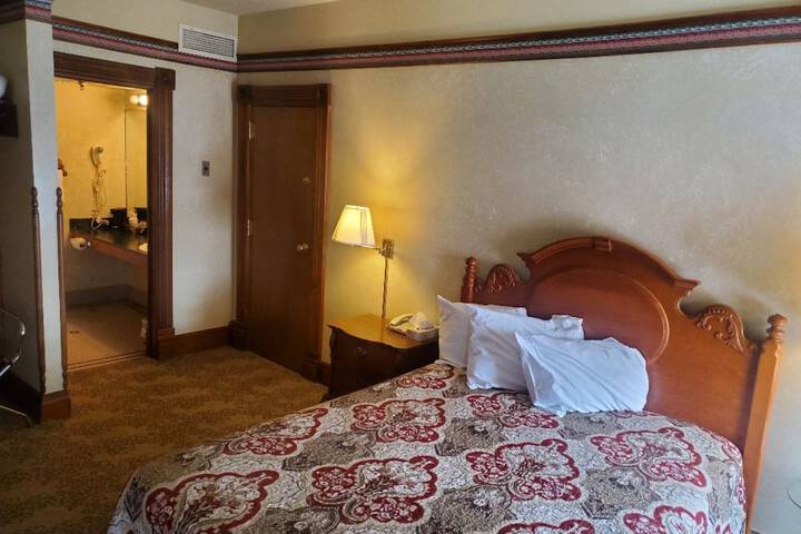 Room 9 of 150