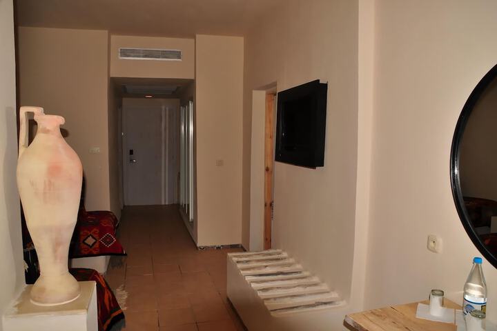 Room 22 of 69