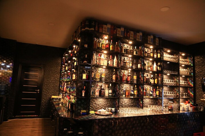 Lounge 62 of 66