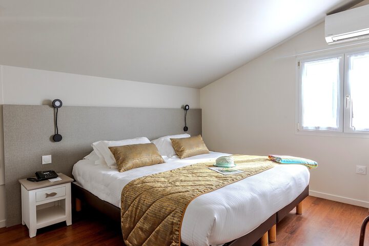 Room 6 of 50