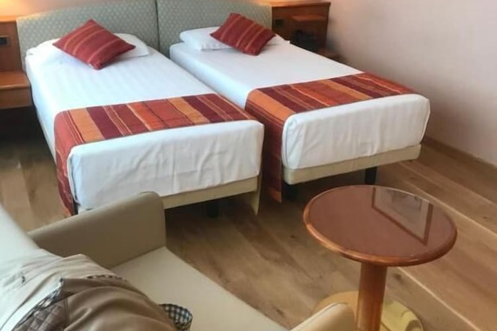 Room 3 of 20