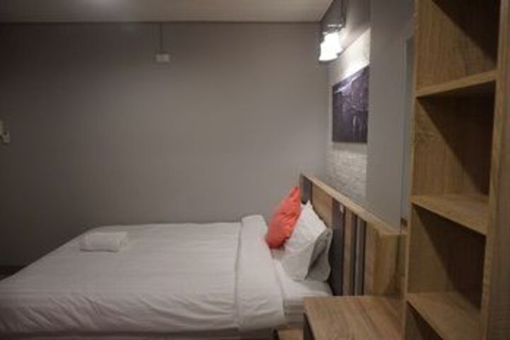 Room 10 of 40