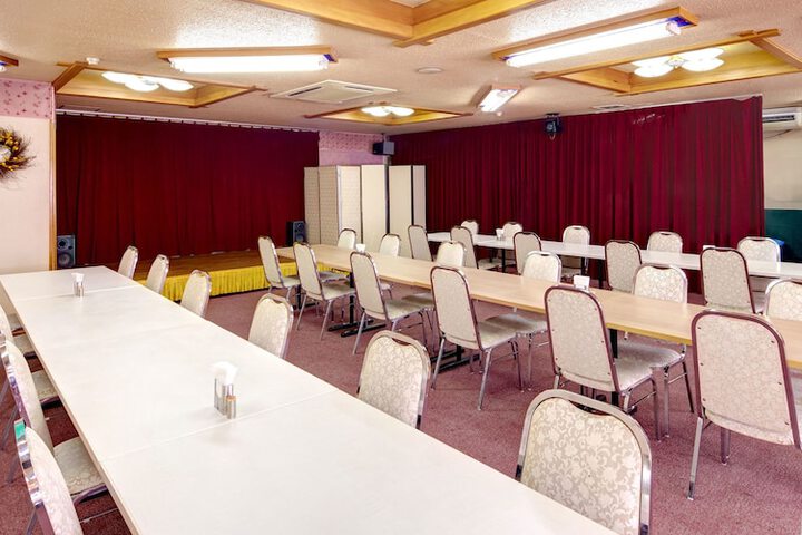 Room 30 of 48