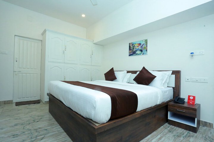 Room 5 of 17