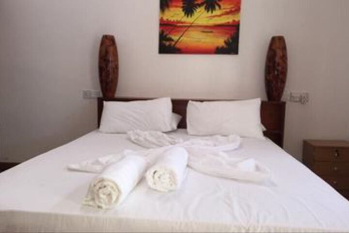 Room 13 of 21