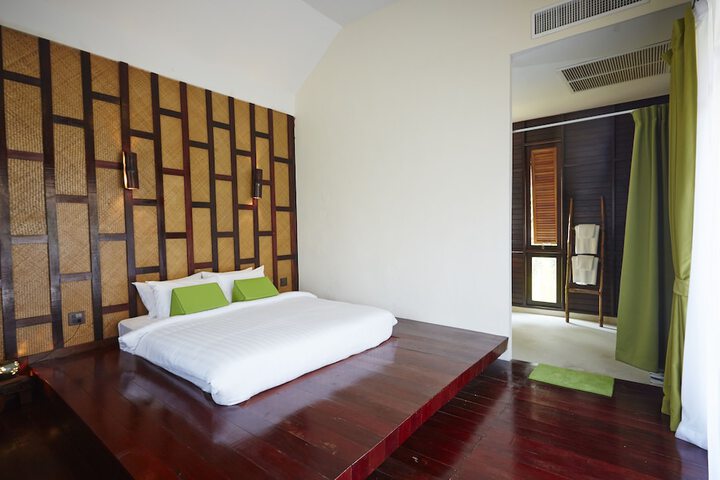 Room 7 of 94