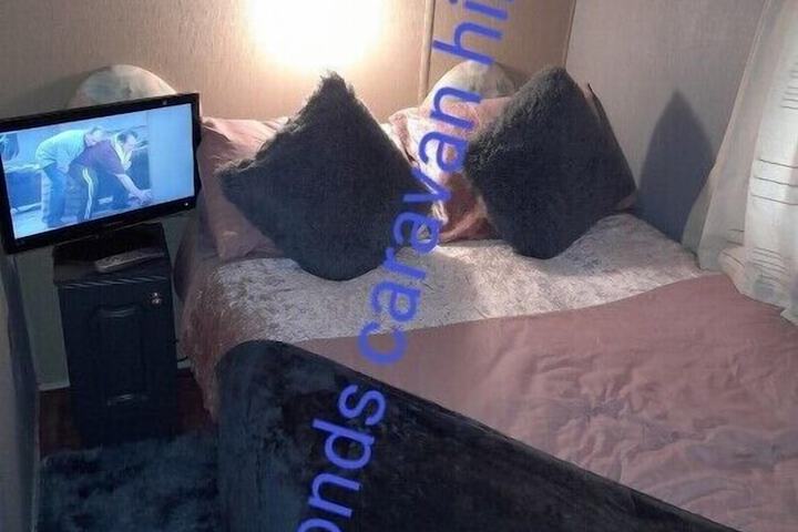 Room 8 of 16