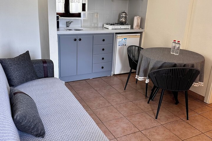 Room 6 of 36