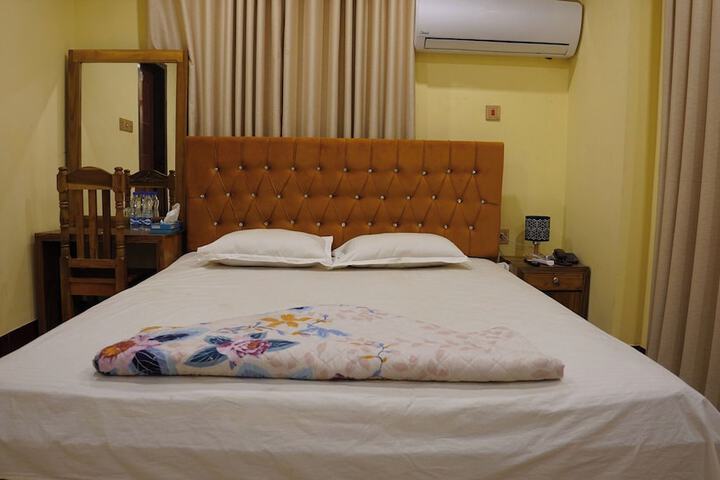 Room 3 of 11