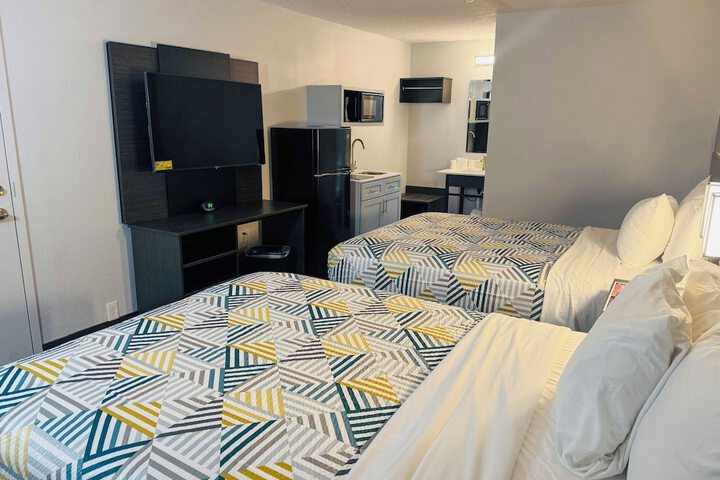 Room 15 of 25