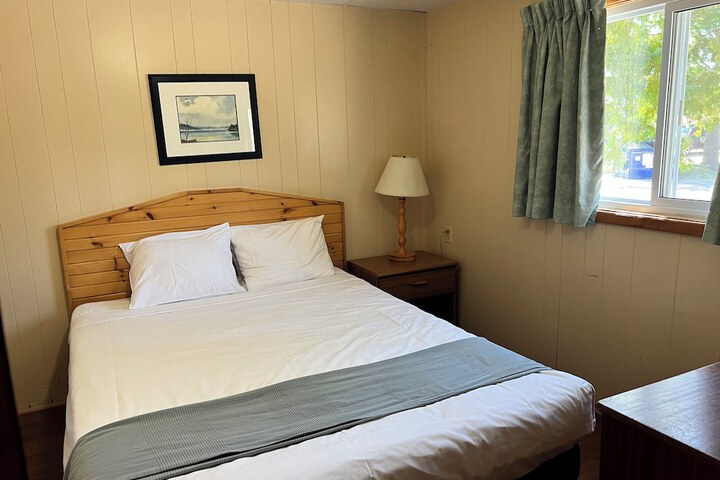 2 Queen Beds (1 of 52)