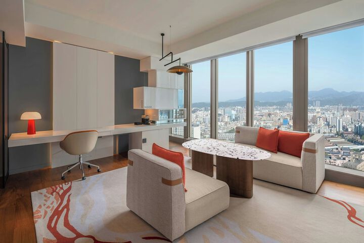 Room 56 of 182