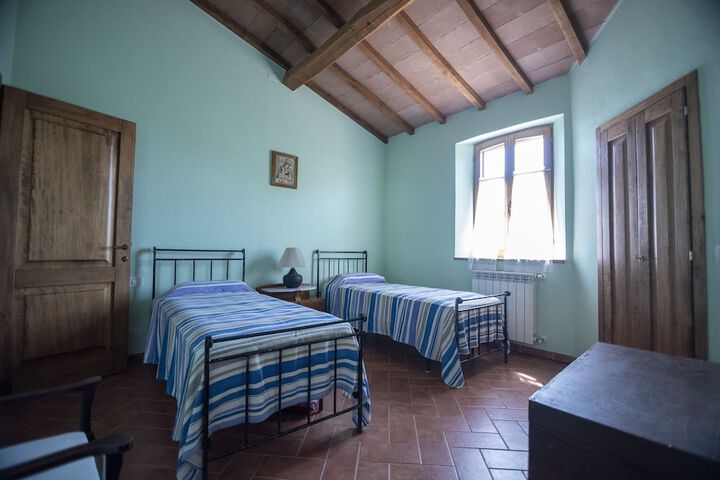 Room 9 of 37