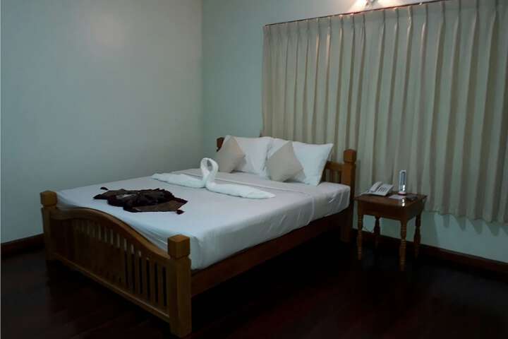 Room 3 of 36