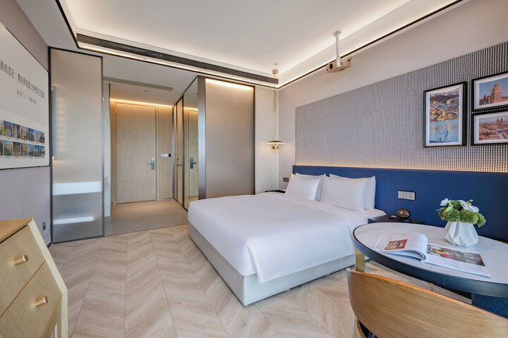 Room 18 of 40