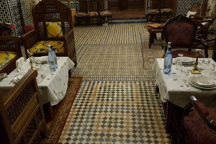 Dining 40 of 70