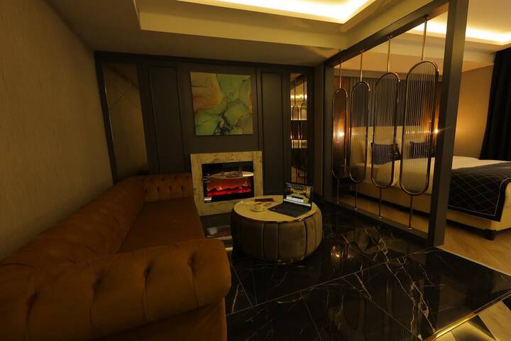 Room 21 of 76