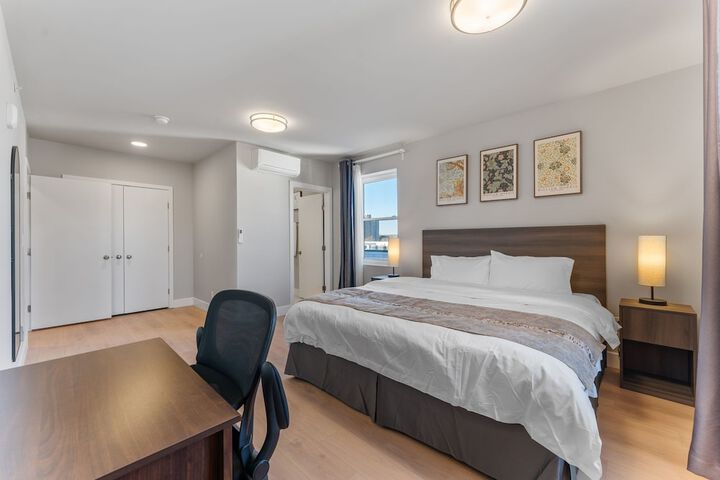 Room 9 of 37