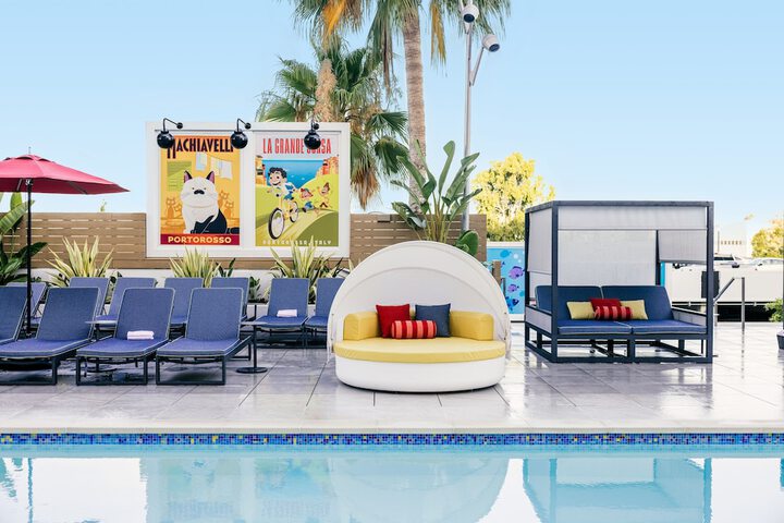 Hotel Pool