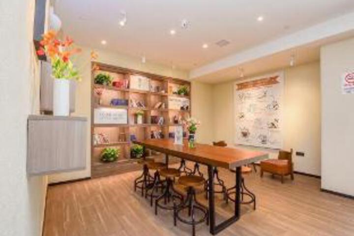 HanTing Hotel (Shijiazhuang Tianshan Street Liucun Subway Station)