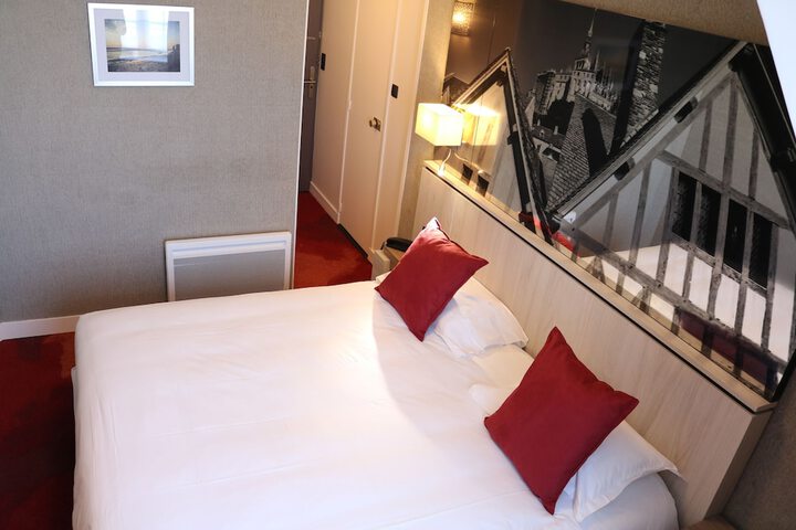 Room 18 of 53