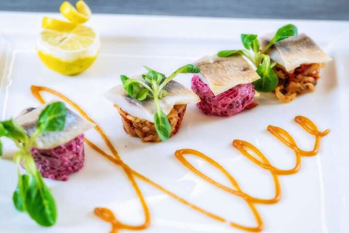 Dining 47 of 72