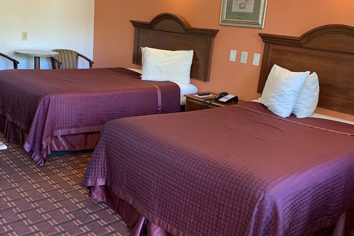 Basic 2 Double Beds (7 of 11)