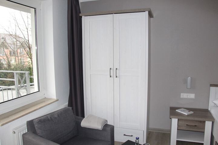 Room 8 of 73