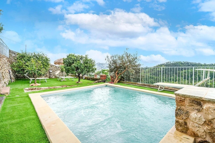 Pool 9 of 18