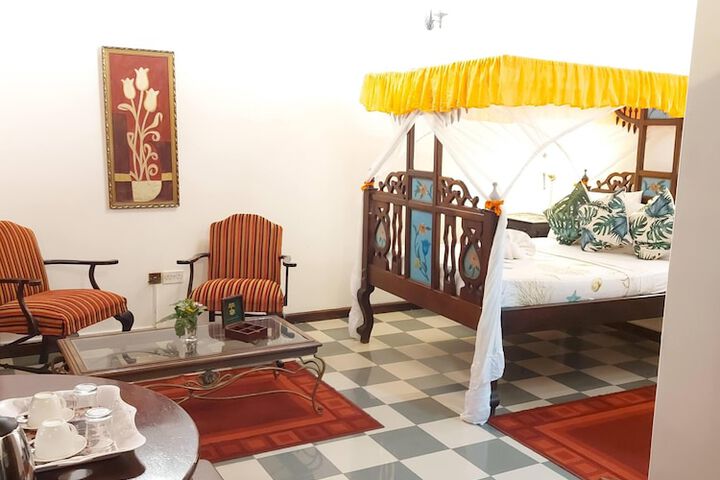 Room 7 of 43