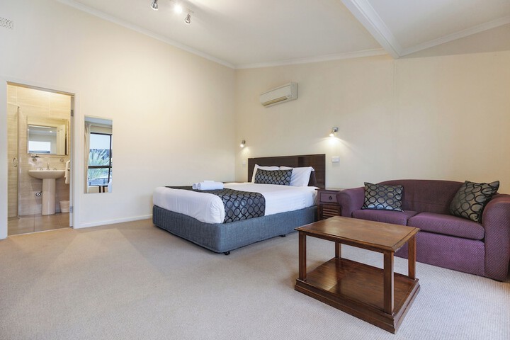 Room 14 of 49