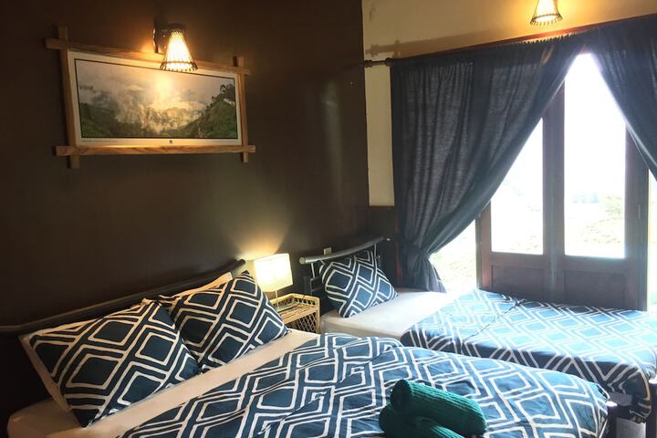 Room 11 of 34