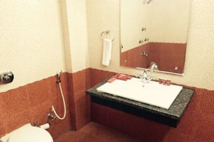 Room 3 of 41