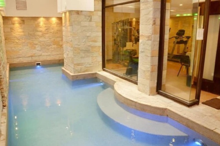 Pool 24 of 43