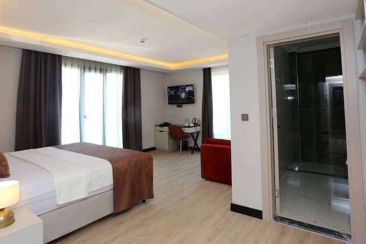 Room 9 of 29