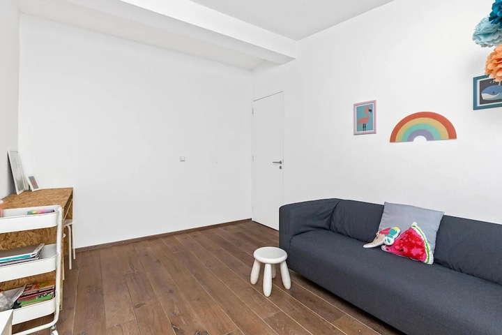 Room 2 of 16