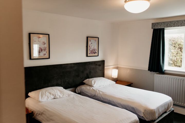 Room 16 of 43
