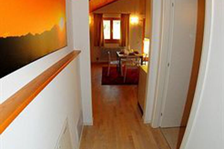 Room 9 of 27